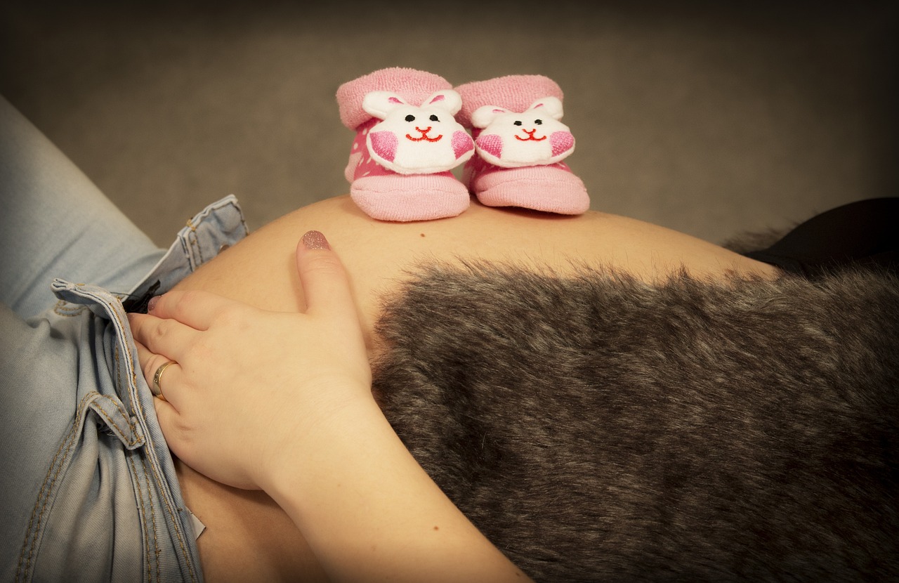 三岁孕妈供卵生的宝宝嗓子有痰（三岁孕妈供卵生的宝宝嗓子有痰咳不出来怎么办）
