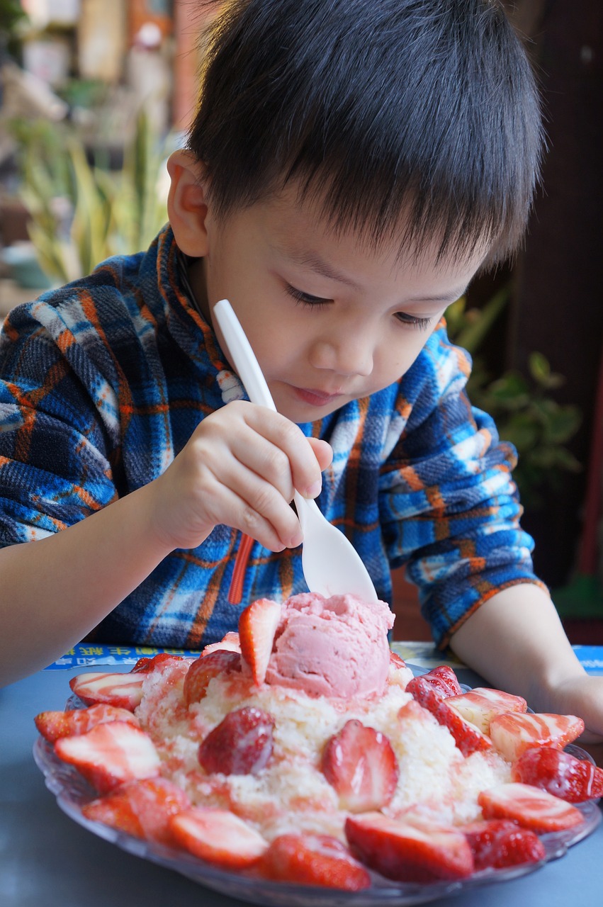 孕妈供卵生的宝宝吃得少是什么原因（孕妈供卵生的宝宝吃的少还胖是什么原因）