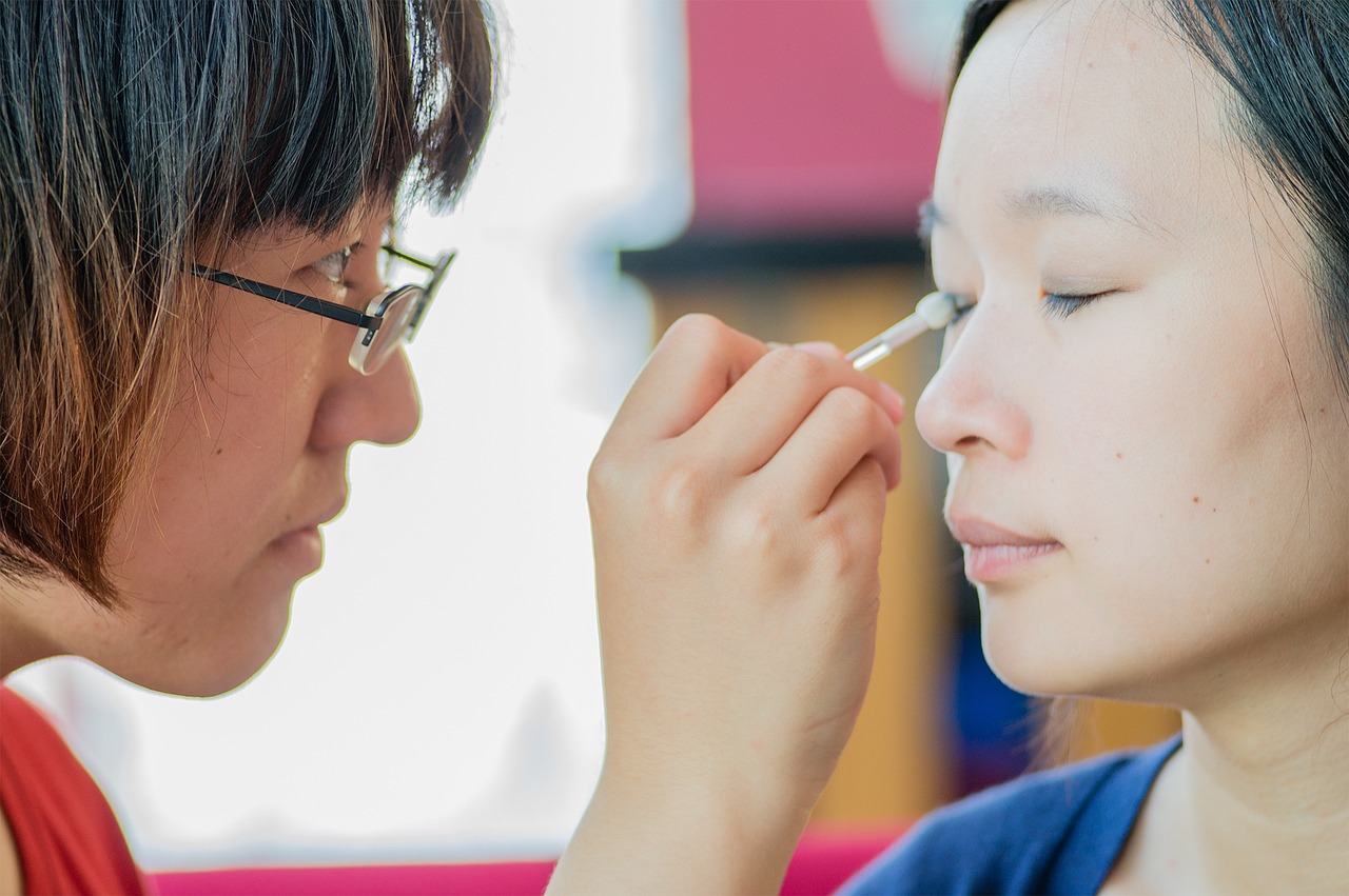 六一给试管代生的孩子化什么妆（六一儿童节用什么化妆）